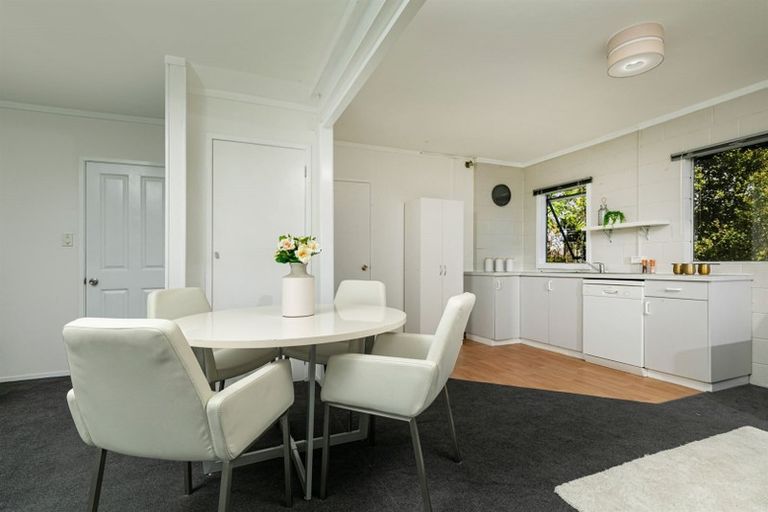 Photo of property in 7 Seabar Place, Glen Eden, Auckland, 0602