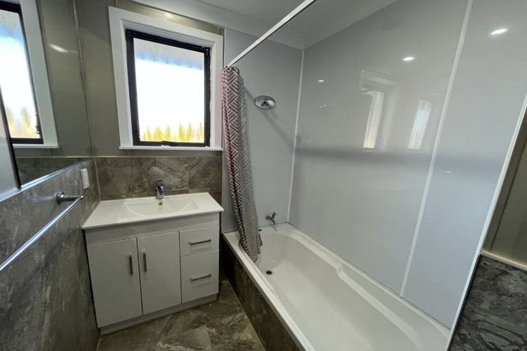 Photo of property in 11 Bristol Crescent, Roslyn, Palmerston North, 4414