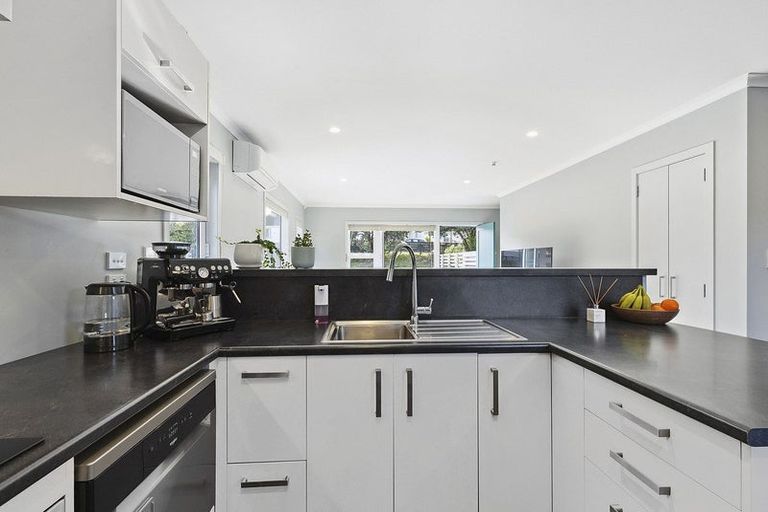 Photo of property in 2/1 Murphy Place, Titahi Bay, Porirua, 5022