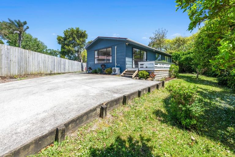 Photo of property in 12 Rossiter Avenue, Waiuku, 2123