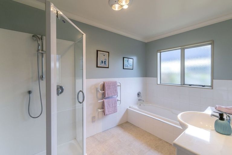 Photo of property in 19 Regent Drive, Paraparaumu Beach, Paraparaumu, 5032