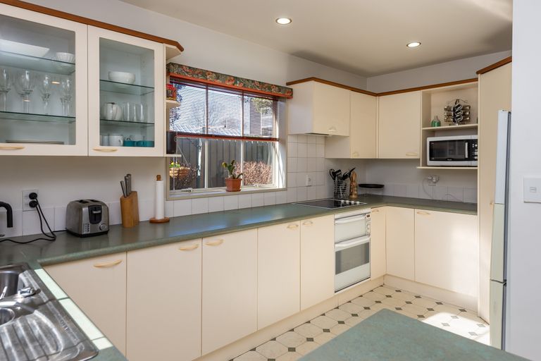 Photo of property in 2/61 Hawkesbury Avenue, St Albans, Christchurch, 8014