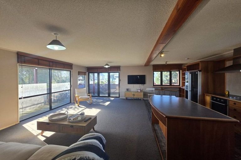 Photo of property in 128a Karewa Parade, Papamoa Beach, Papamoa, 3118