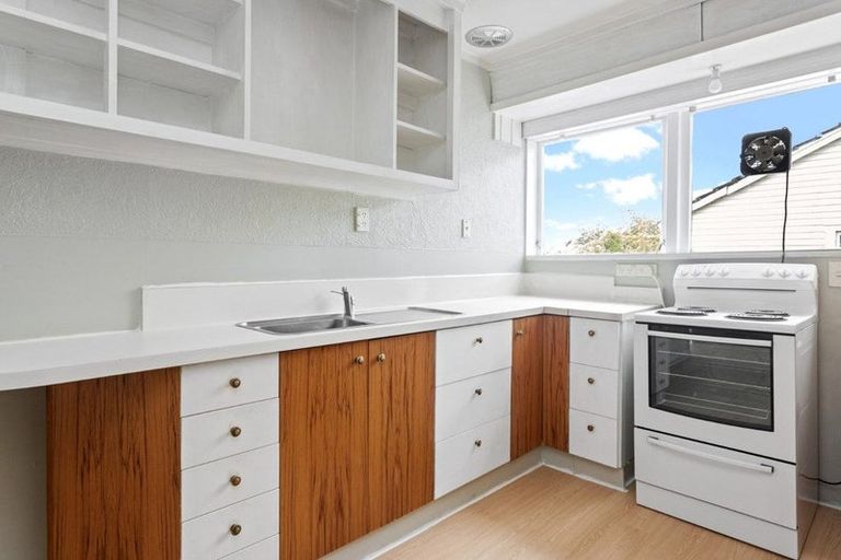 Photo of property in 1/3177 Great North Road, New Lynn, Auckland, 0600