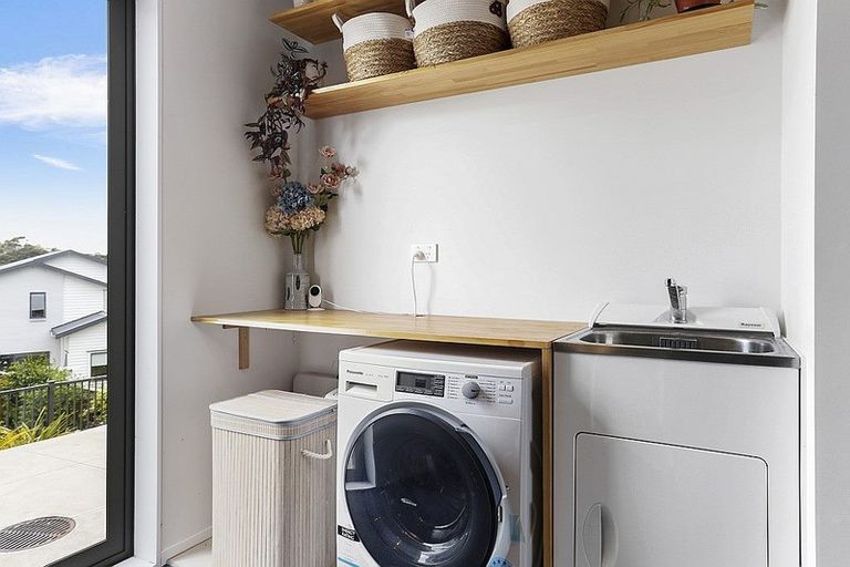 Photo of property in 70 Manutewhau Road, Massey, Auckland, 0614