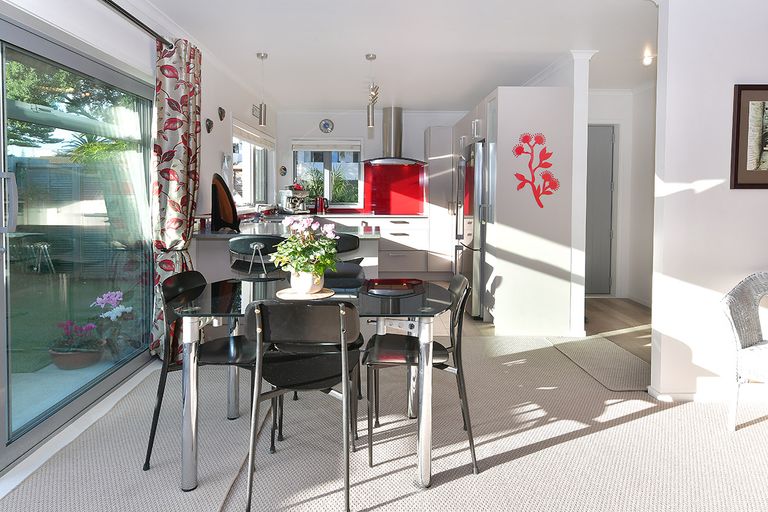 Photo of property in 2 Forest Glen, Orewa, 0931