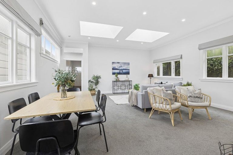 Photo of property in 17 Garfield Street, Brooklyn, Wellington, 6021