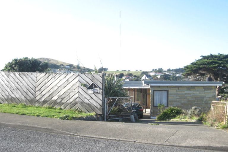 Photo of property in 33 Terrace Road, Titahi Bay, Porirua, 5022
