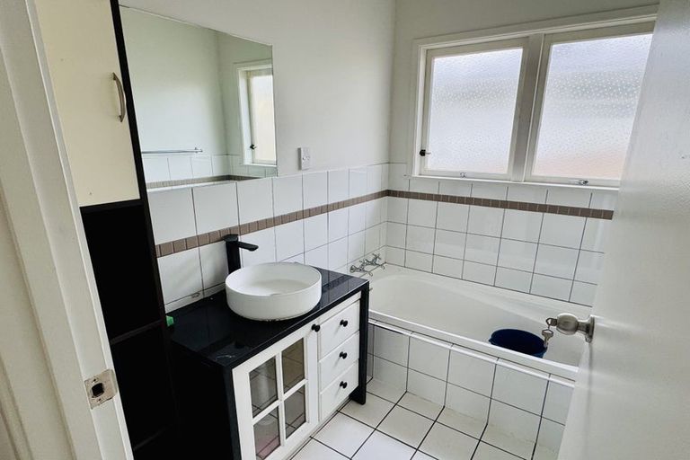 Photo of property in 106 Canongate Street, Birkdale, Auckland, 0626