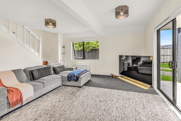 Photo of property in 5b Lyn Grove, Papamoa Beach, Papamoa, 3118