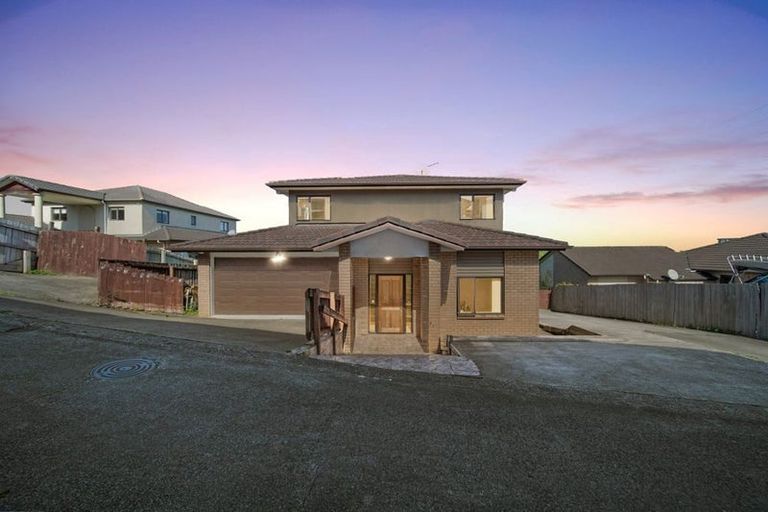 Photo of property in 20 Fairchild Avenue, Goodwood Heights, Auckland, 2105