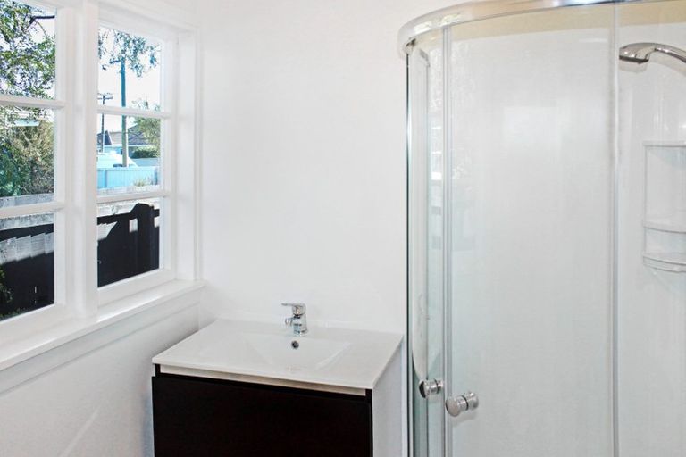 Photo of property in 240 Weston Road, Mairehau, Christchurch, 8052