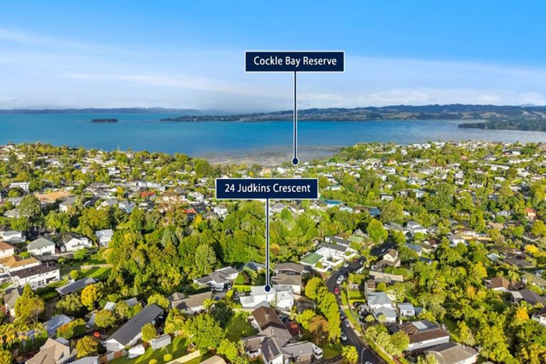 Photo of property in 24 Judkins Crescent, Cockle Bay, Auckland, 2014