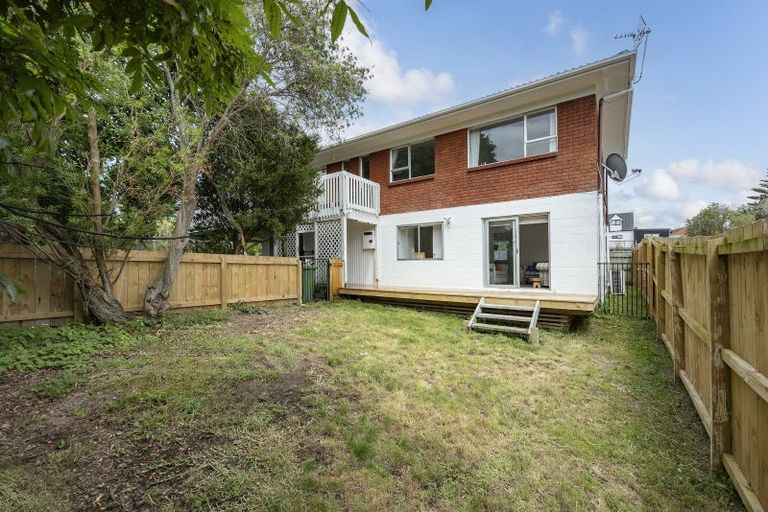 Photo of property in 37 Maude Street, Riverhead, 0820