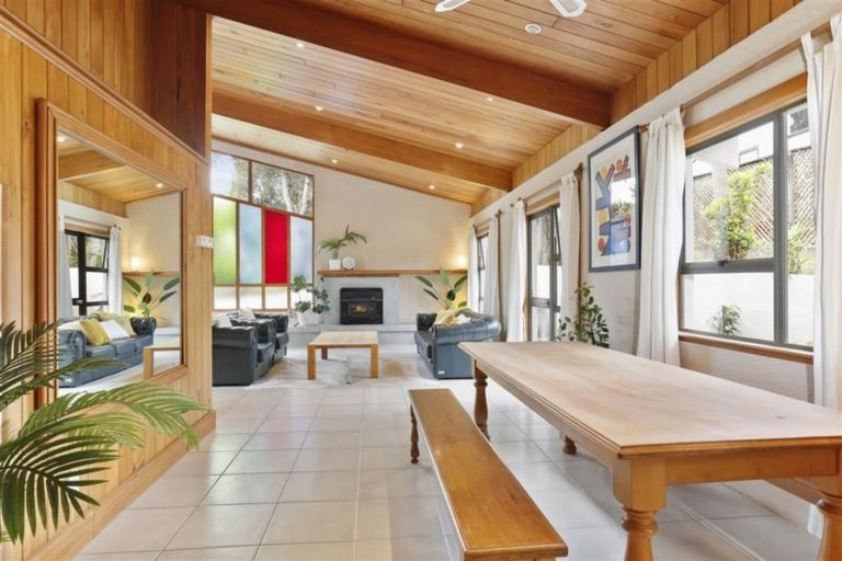 Photo of property in 23 Taioma Crescent, Te Atatu Peninsula, Auckland, 0610