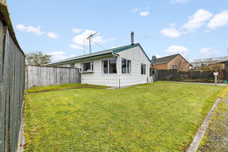 Photo of property in 105 Hillcrest Drive, Kelvin Grove, Palmerston North, 4414