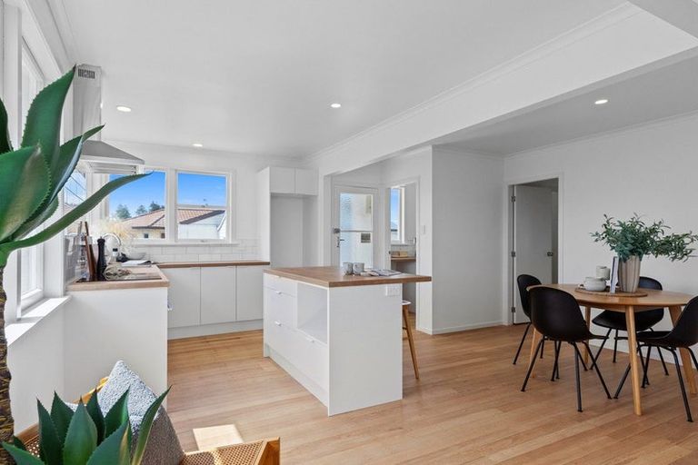 Photo of property in 8 Henderson Crescent, Parkvale, Tauranga, 3112