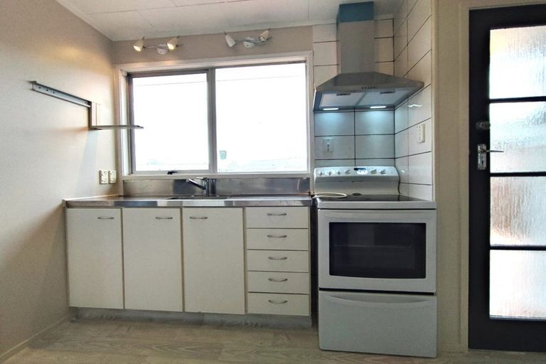 Photo of property in 1 Auster Place, Mangere, Auckland, 2022