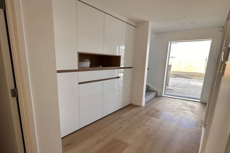 Photo of property in 20c Edwards Avenue, Henderson, Auckland, 0610