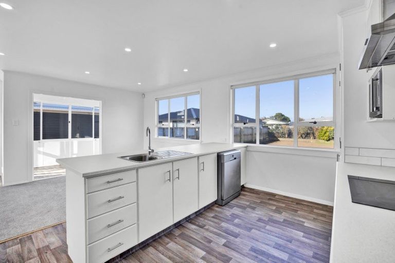 Photo of property in 28 Hunter Street, Hawera, 4610