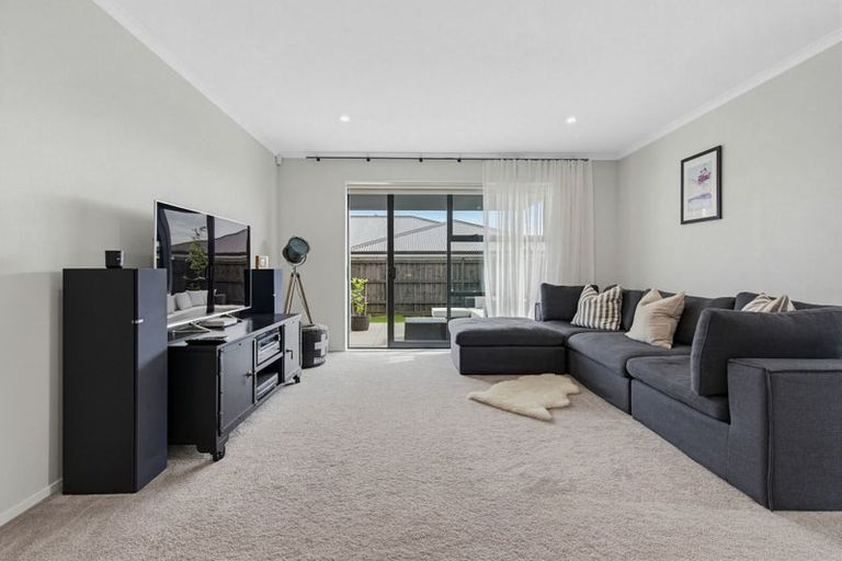 Photo of property in 30 Tyler Davies Drive, Red Beach, 0932
