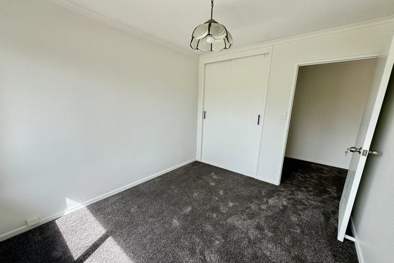 Photo of property in 6 Porter Avenue, Te Atatu South, Auckland, 0610