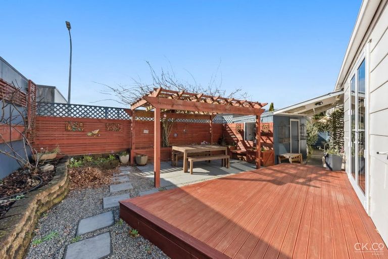 Photo of property in 22 Denver Grove, Totara Park, Upper Hutt, 5018