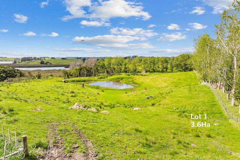 Photo of property in 186 Metcalfe Road, Matakohe, 0593