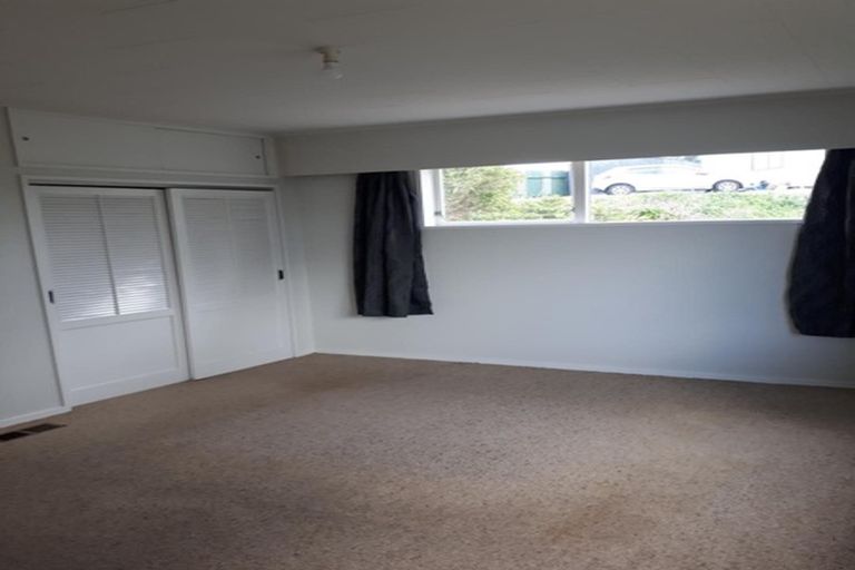 Photo of property in 8 Robson Street, Stokes Valley, Lower Hutt, 5019