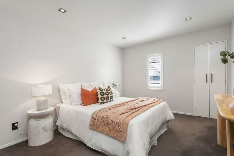 Photo of property in 43 Hawkesbury Avenue, St Albans, Christchurch, 8014