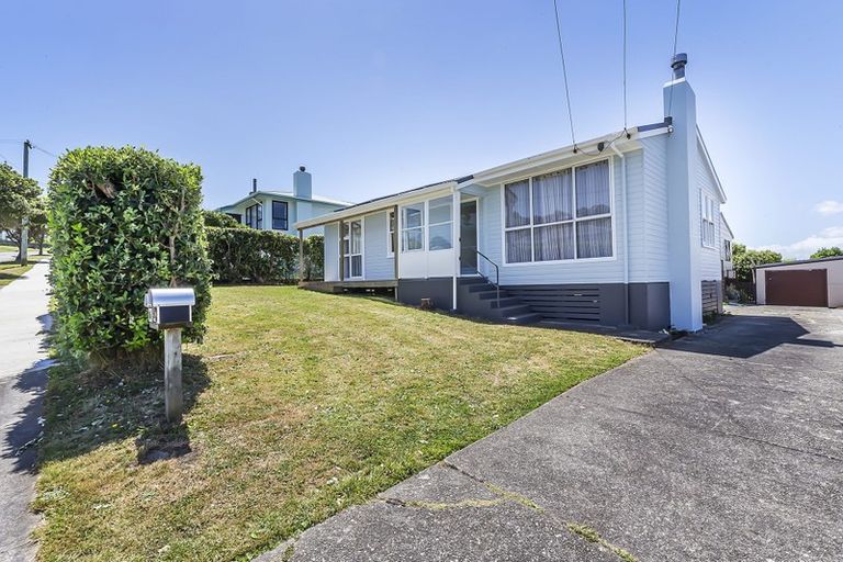 Photo of property in 43 Piko Street, Titahi Bay, Porirua, 5022