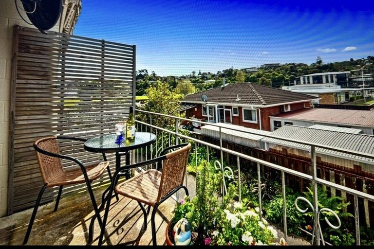 Photo of property in 4/772 Beach Road, Browns Bay, Auckland, 0630