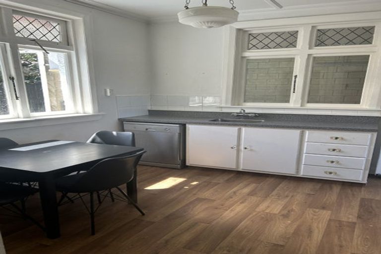 Photo of property in 28 Chamberlain Road, Karori, Wellington, 6012