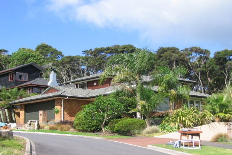 Photo of property in 49 Chamari Close, Titirangi, Auckland, 0604