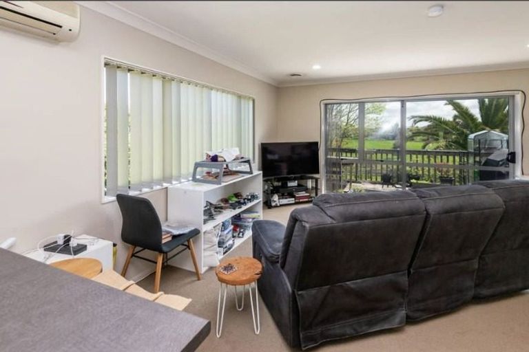 Photo of property in 57 Kaipara Road, Papakura, 2582