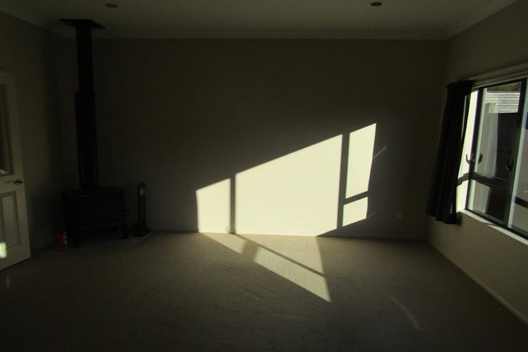 Photo of property in 35 Kawatiri Grove, Wainuiomata, Lower Hutt, 5014