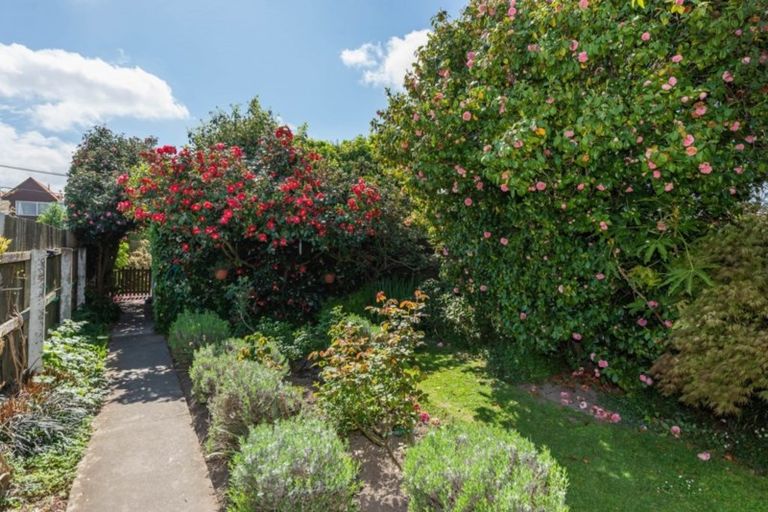 Photo of property in 32 Buffon Street, Waltham, Christchurch, 8023