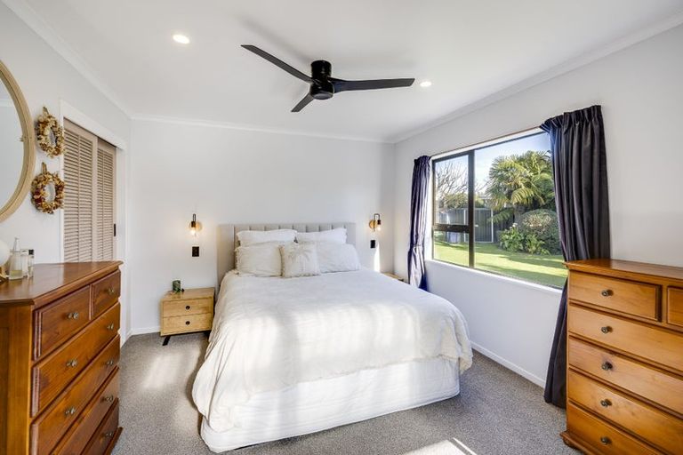 Photo of property in 27 Mckeefry Avenue, Greenmeadows, Napier, 4112