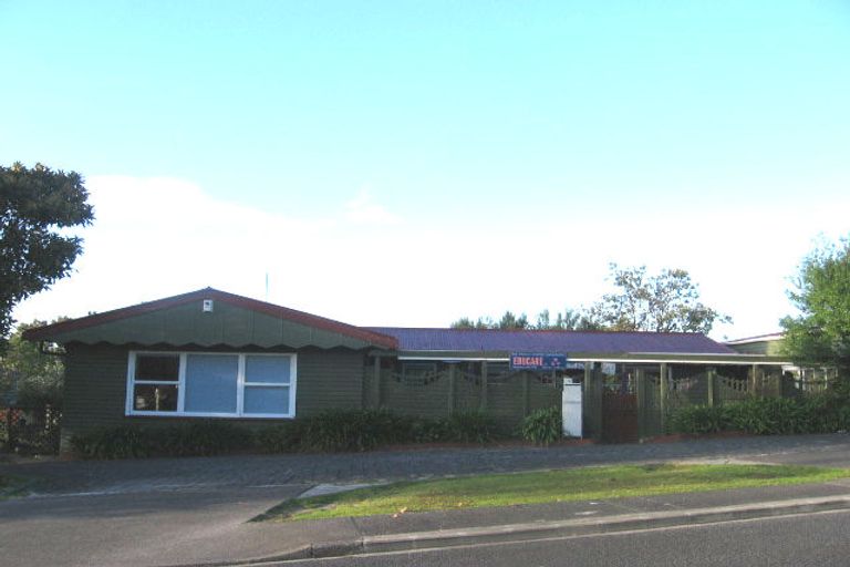 Photo of property in 12 Locket Road, Glenfield, Auckland, 0629