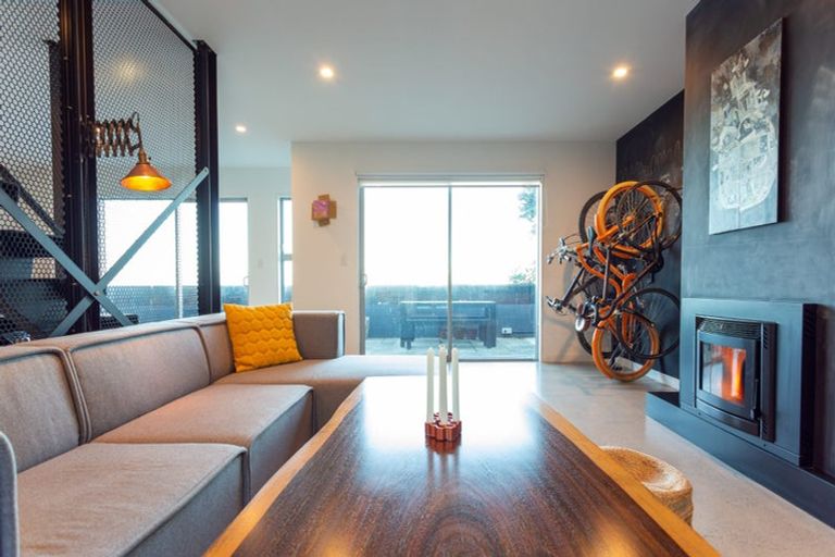 Photo of property in 394 The Esplanade, Island Bay, Wellington, 6023