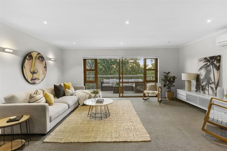 Photo of property in 68 Roberts Road, Glenfield, Auckland, 0629