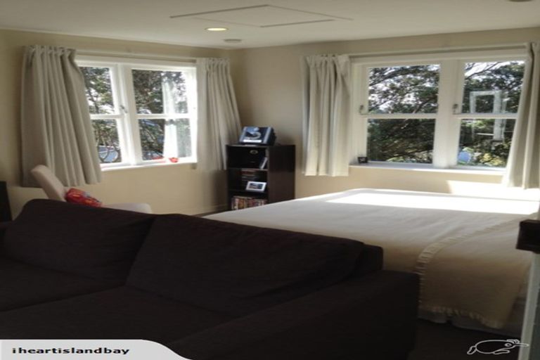 Photo of property in 2 Severn Street, Island Bay, Wellington, 6023