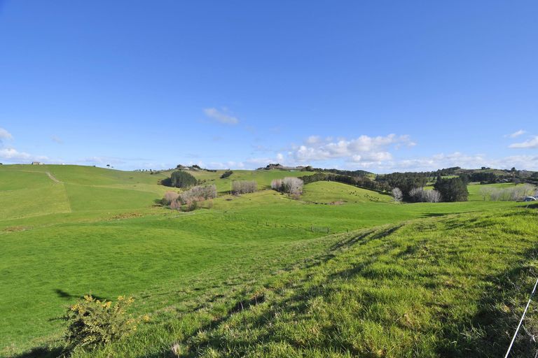 Photo of property in 210 Staniforth Road, Kaiwaka, Wellsford, 0975
