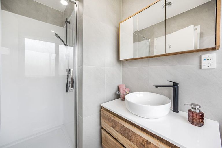 Photo of property in 6/199 Birdwood Road, Massey, Auckland, 0614