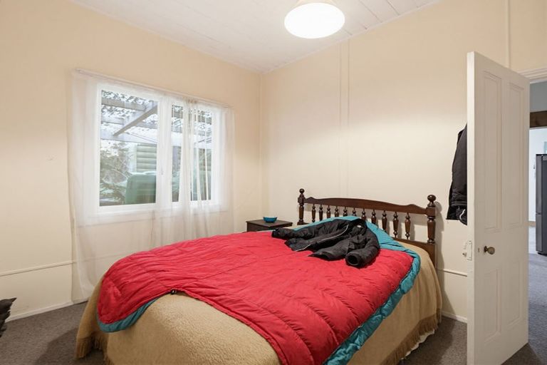 Photo of property in 9 Hawkhurst Road, Lyttelton, 8082
