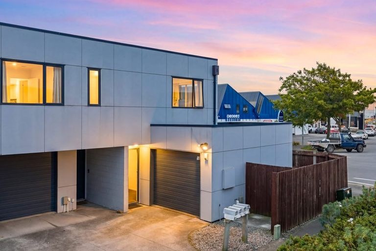 Photo of property in 4/75 Thackeray Place, Waltham, Christchurch, 8023