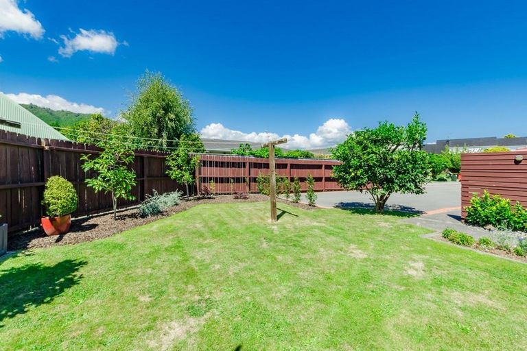Photo of property in 7b Awanui Drive, Waikanae, 5036