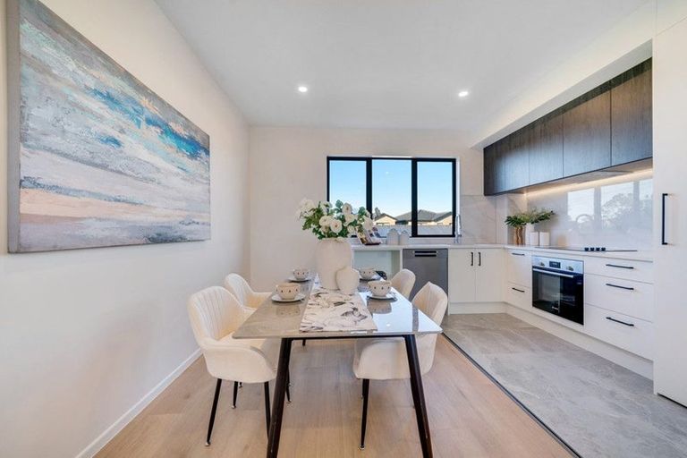 Photo of property in 32 Tiraumea Drive, Pakuranga, Auckland, 2010