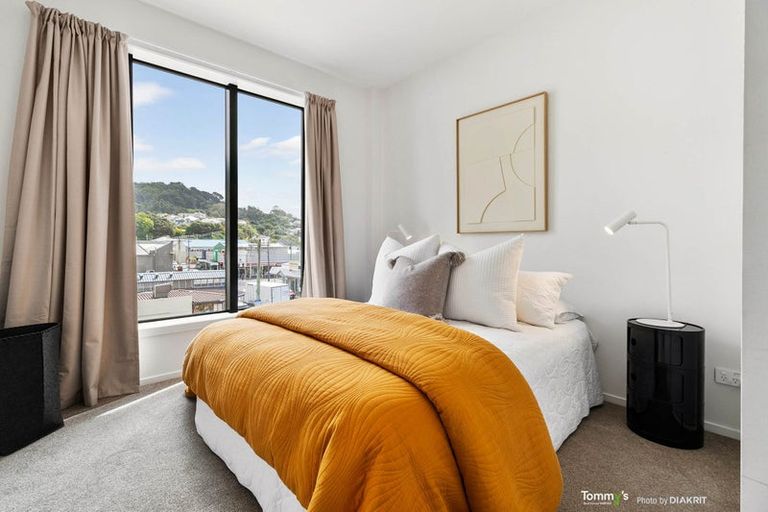 Photo of property in 301/2u Onepu Road, Kilbirnie, Wellington, 6022