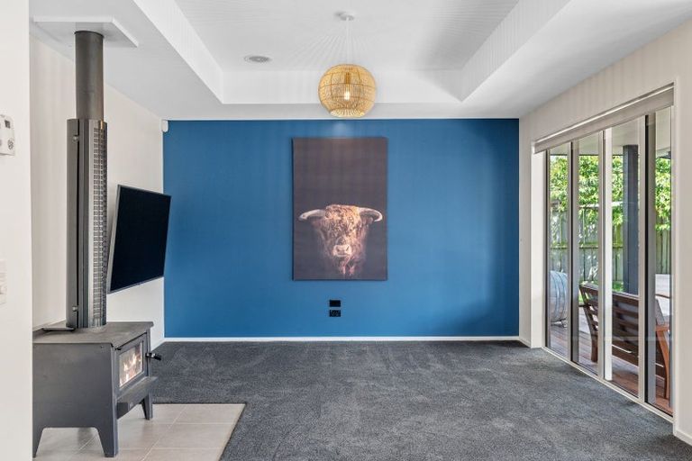 Photo of property in 22 Pemberton Drive, Darfield, 7510